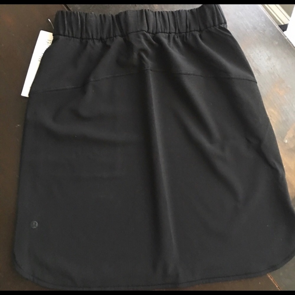 Lululemon On The Fly Skirt NEW never worn SZ 6
21" - Picture 6 of 6